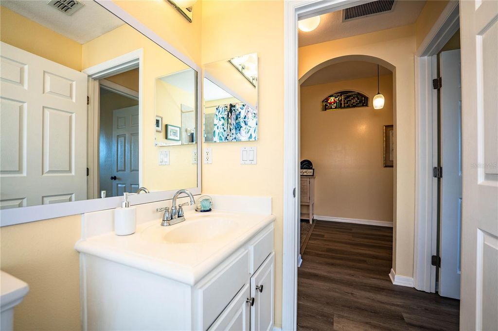 Image 37 of property listing at 4064 CARTERET DRIVE, Winter Haven, FL 33884