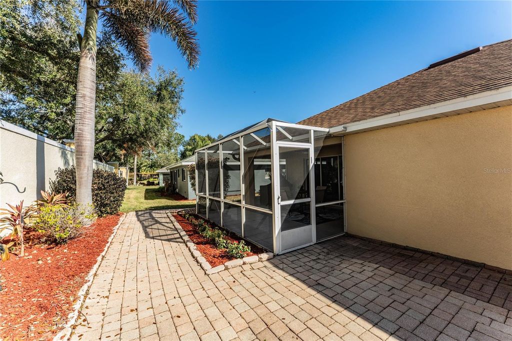 Image 45 of property listing at 4064 CARTERET DRIVE, Winter Haven, FL 33884