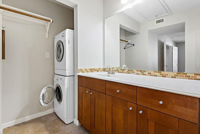 7685 Northcross Dr. DR 624, Austin, TX 78757
