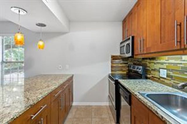 7685 Northcross Dr. DR 624, Austin, TX 78757