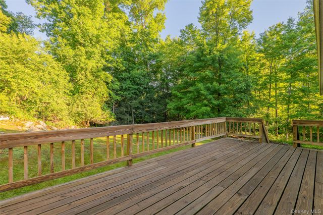 18 Sheryl Lane, Mahopac, NY 10541