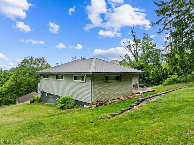 69641 Holley Street, Martins Ferry, OH 43935