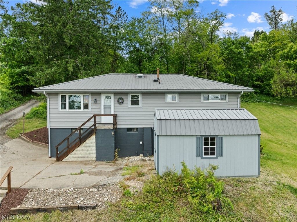 69641 Holley Street, Martins Ferry, OH 43935