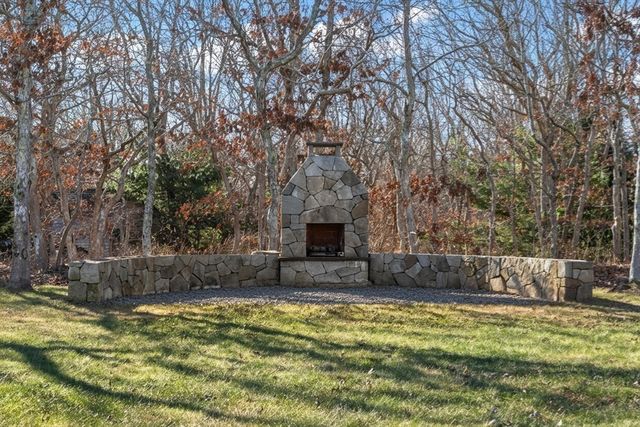 60 Saddle Club Rd, Edgartown, MA 02539