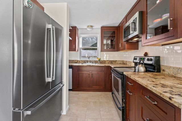 60 Saddle Club Rd, Edgartown, MA 02539