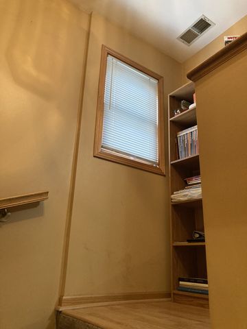 3916 N Pontiac Avenue, Chicago, IL 60634