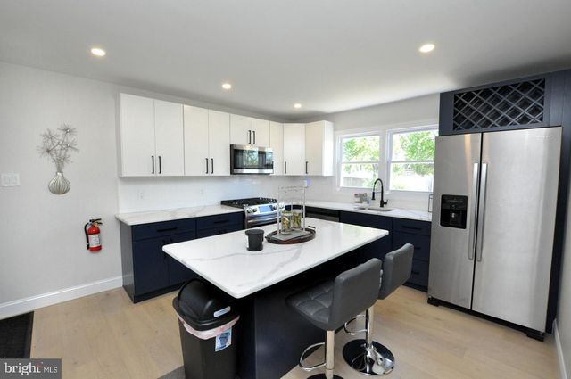 448 MELVIN, Glendora, NJ 08029