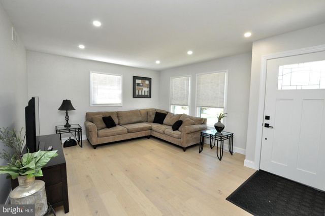 448 MELVIN, Glendora, NJ 08029
