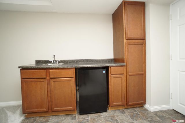 2205 S 36th Street, Lincoln, NE 68506