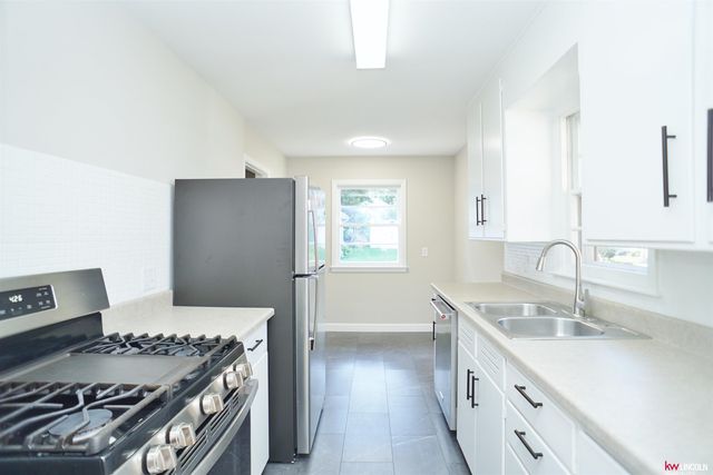 2205 S 36th Street, Lincoln, NE 68506