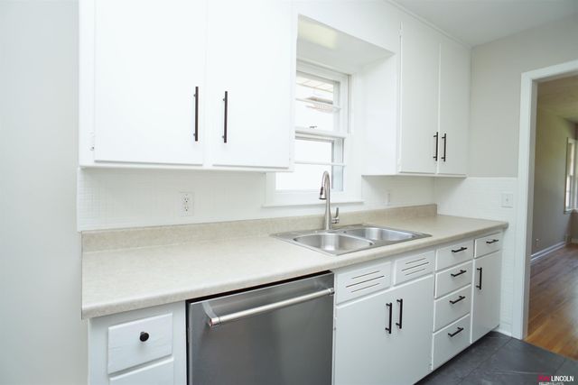 2205 S 36th Street, Lincoln, NE 68506