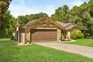 219 E Pine Avenue, Coldspring, TX 77331