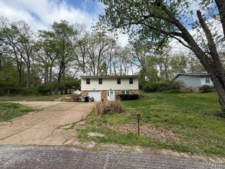 2609 Forest Lane, High Ridge, MO 63049