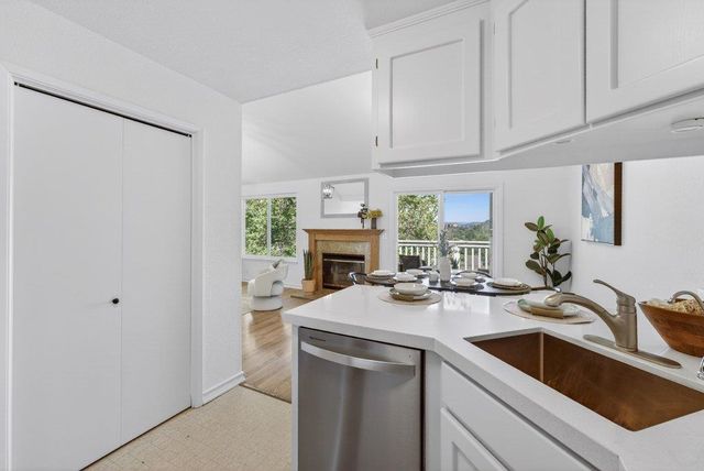 12 Horseshoe Court, Scotts Valley, CA 95066
