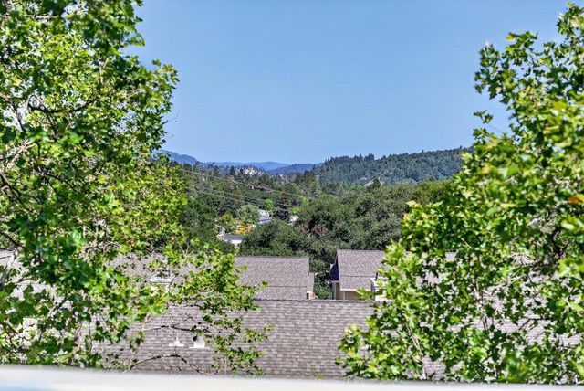 12 Horseshoe Court, Scotts Valley, CA 95066