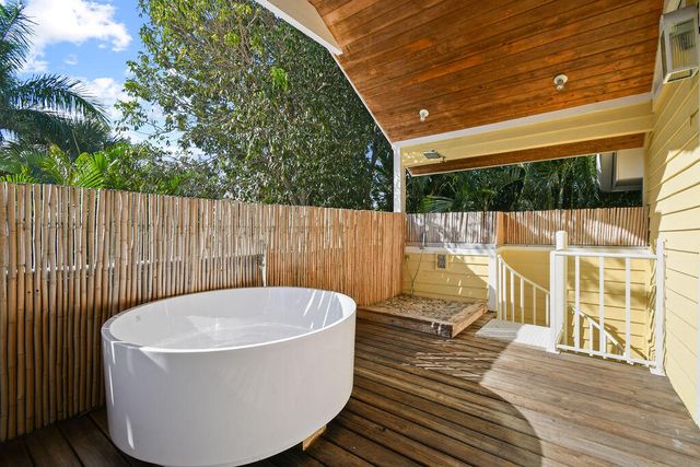 2388 Palm Harbor Drive, Palm Beach Gardens, FL 33410