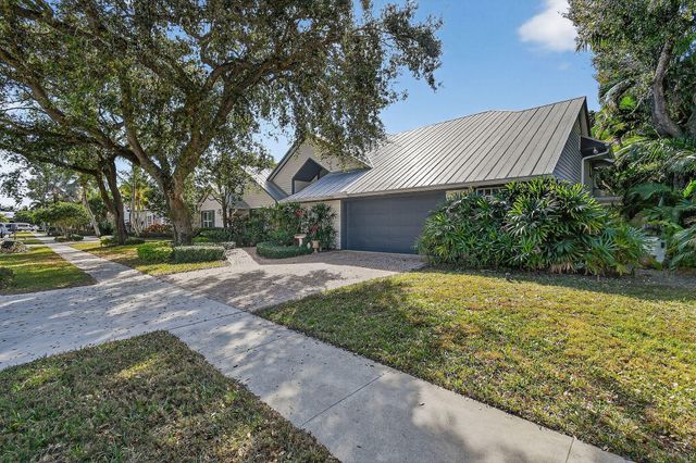 2388 Palm Harbor Drive, Palm Beach Gardens, FL 33410