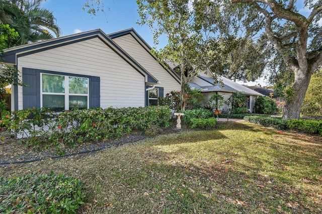 2388 Palm Harbor Drive, Palm Beach Gardens, FL 33410