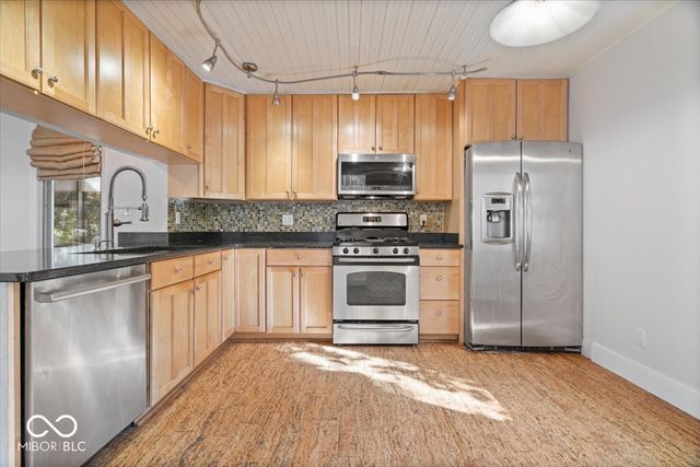 10946 Geist Woods S Drive, Indianapolis, IN 46256