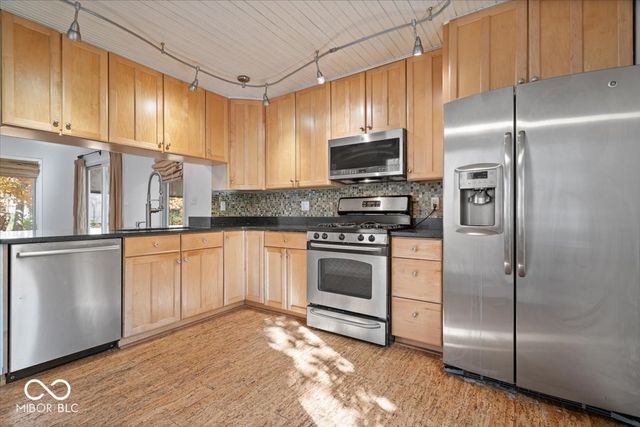 10946 Geist Woods S Drive, Indianapolis, IN 46256