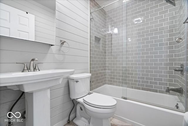 10946 Geist Woods S Drive, Indianapolis, IN 46256