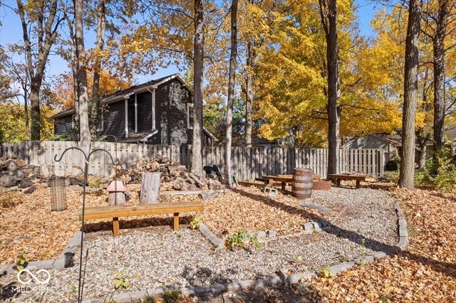 10946 Geist Woods S Drive, Indianapolis, IN 46256