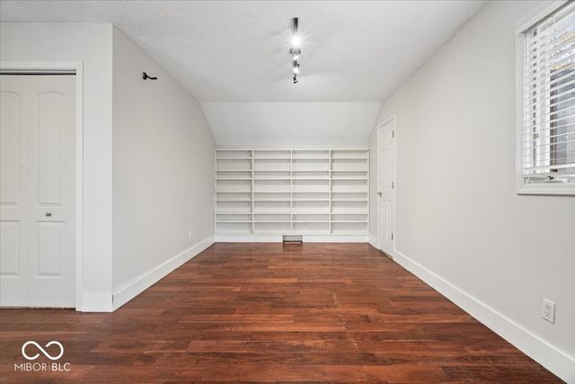 10946 Geist Woods S Drive, Indianapolis, IN 46256