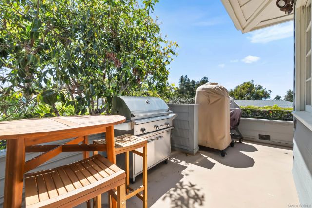 226 Stratford Park Cir, Del Mar, CA 92014
