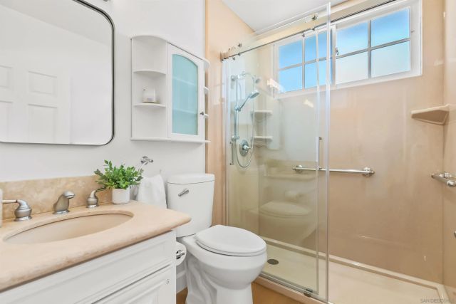 226 Stratford Park Cir, Del Mar, CA 92014