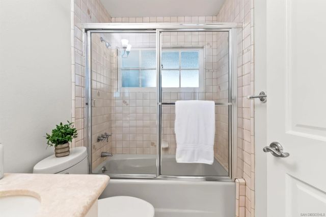 226 Stratford Park Cir, Del Mar, CA 92014