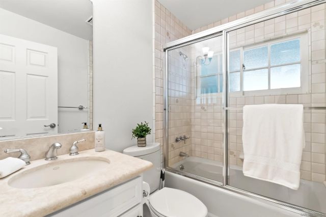 226 Stratford Park Cir, Del Mar, CA 92014