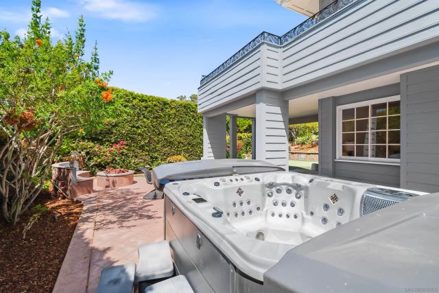 226 Stratford Park Cir, Del Mar, CA 92014