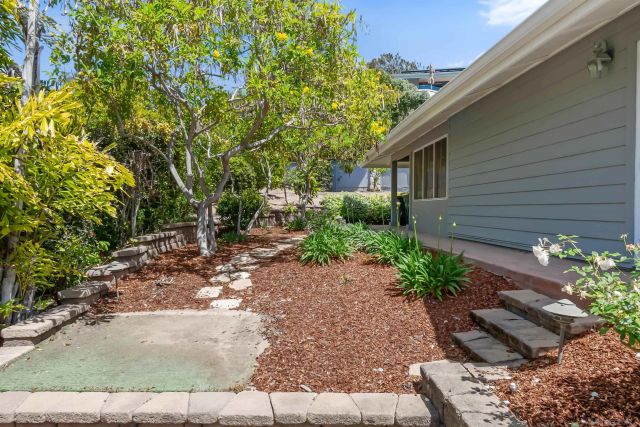226 Stratford Park Cir, Del Mar, CA 92014
