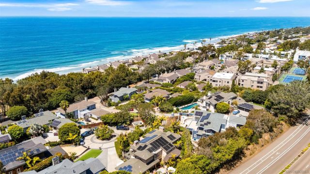 226 Stratford Park Cir, Del Mar, CA 92014