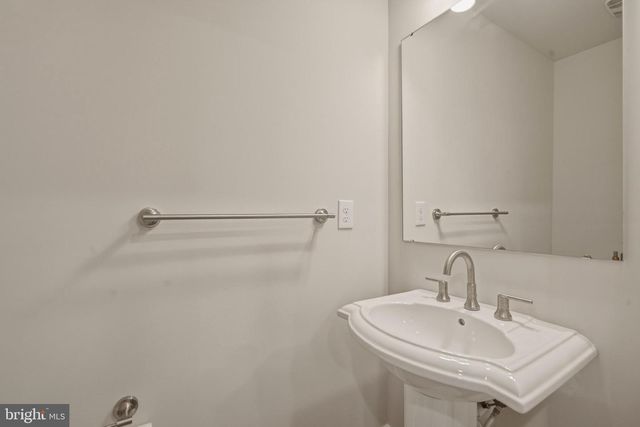 303 SOUTHGATE RD, Cape May Court House, NJ 08210