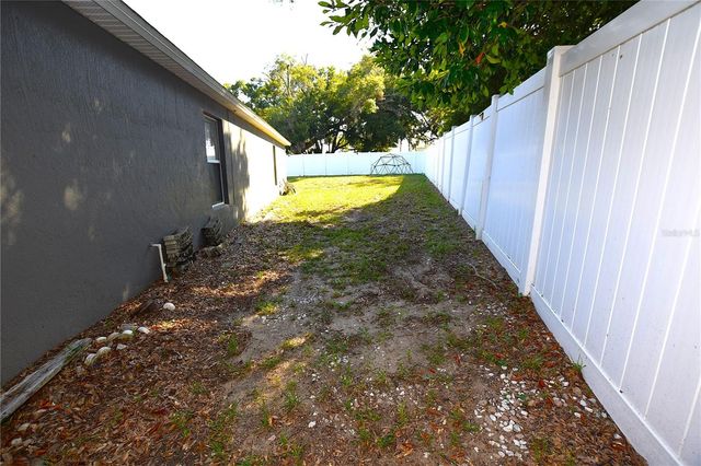 500 LAKE CHARLES DRIVE, Davenport, FL 33837