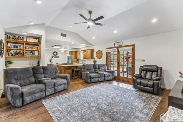 32976 Stahl Ln, Bulverde, TX 78163