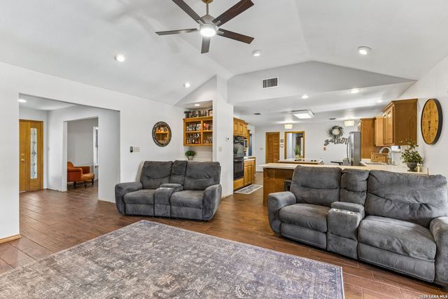 32976 Stahl Ln, Bulverde, TX 78163