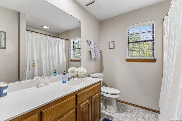 32976 Stahl Ln, Bulverde, TX 78163