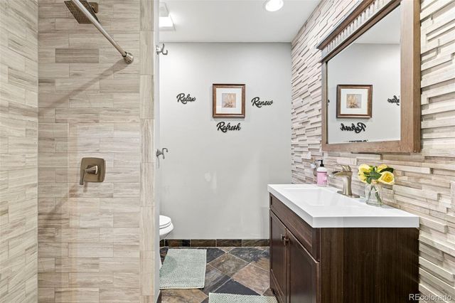 6902 S Lamar Street, Littleton, CO 80128