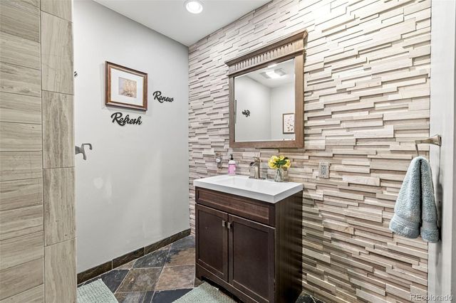 6902 S Lamar Street, Littleton, CO 80128