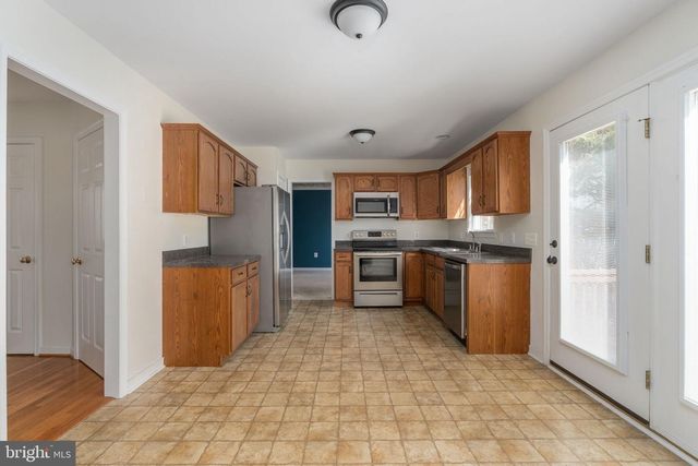 201 LAKE CAROLINE DR, Ruther Glen, VA 22546