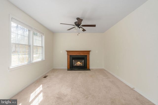 201 LAKE CAROLINE DR, Ruther Glen, VA 22546