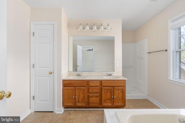 201 LAKE CAROLINE DR, Ruther Glen, VA 22546