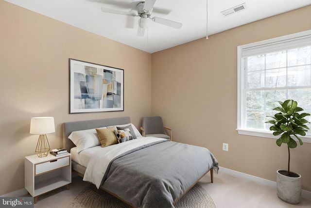 201 LAKE CAROLINE DR, Ruther Glen, VA 22546