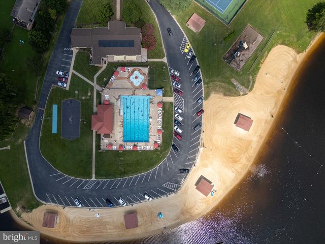 201 LAKE CAROLINE DR, Ruther Glen, VA 22546