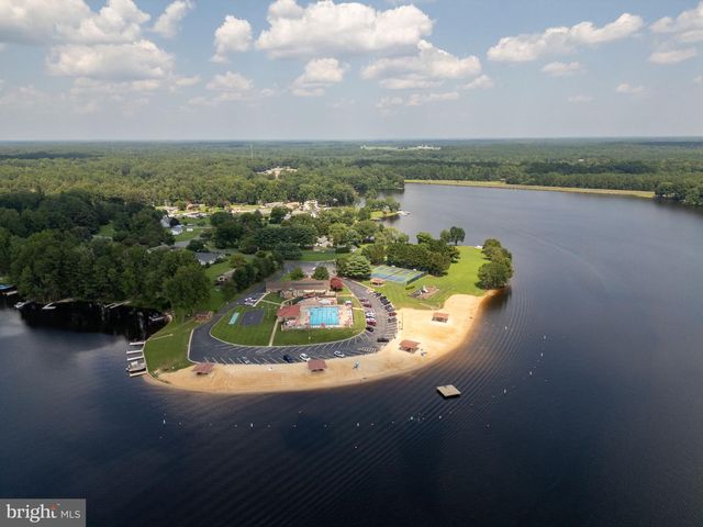 201 LAKE CAROLINE DR, Ruther Glen, VA 22546