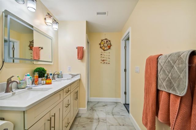 711 EAGLE LANE, Apollo Beach, FL 33572