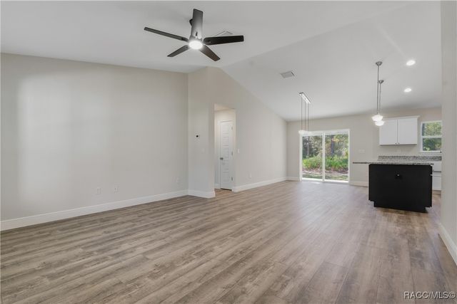 11240 W Dragonhead Drive, Crystal River, FL 34428