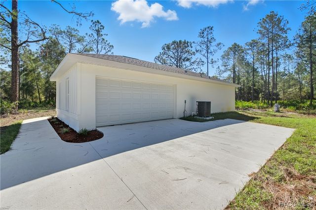 11240 W Dragonhead Drive, Crystal River, FL 34428